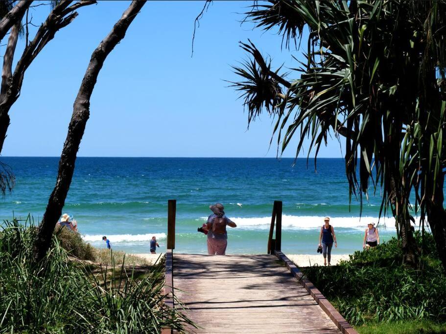Broadbeach Stunner Modern And Central Gold Coast Exterior photo