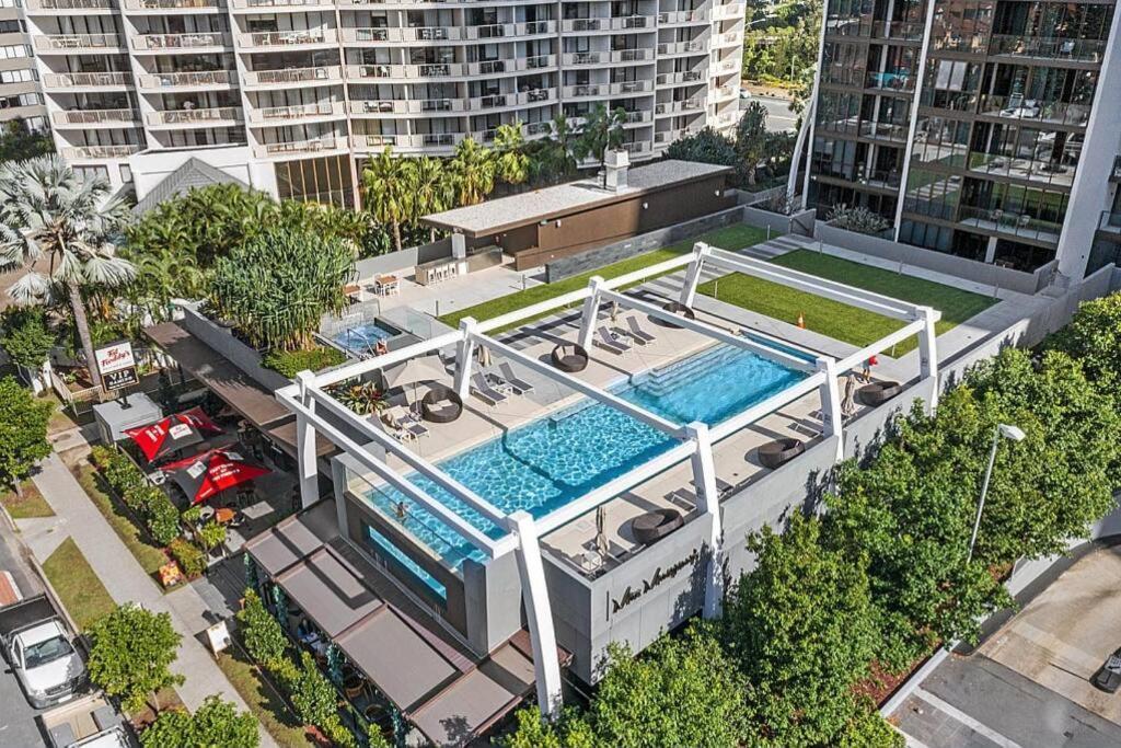 Broadbeach Stunner Modern And Central Gold Coast Exterior photo