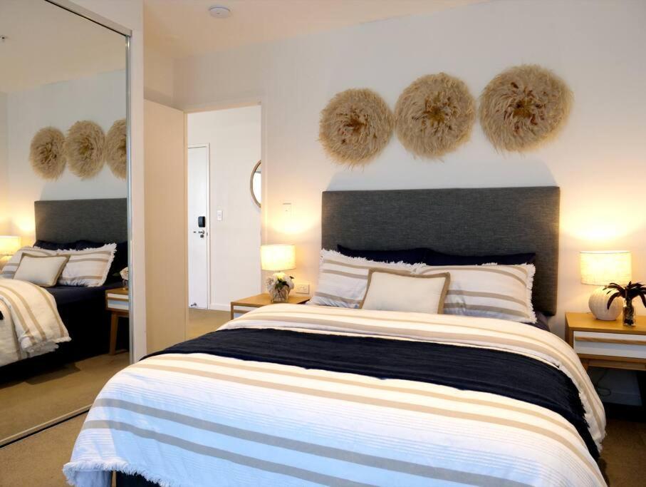 Broadbeach Stunner Modern And Central Gold Coast Exterior photo